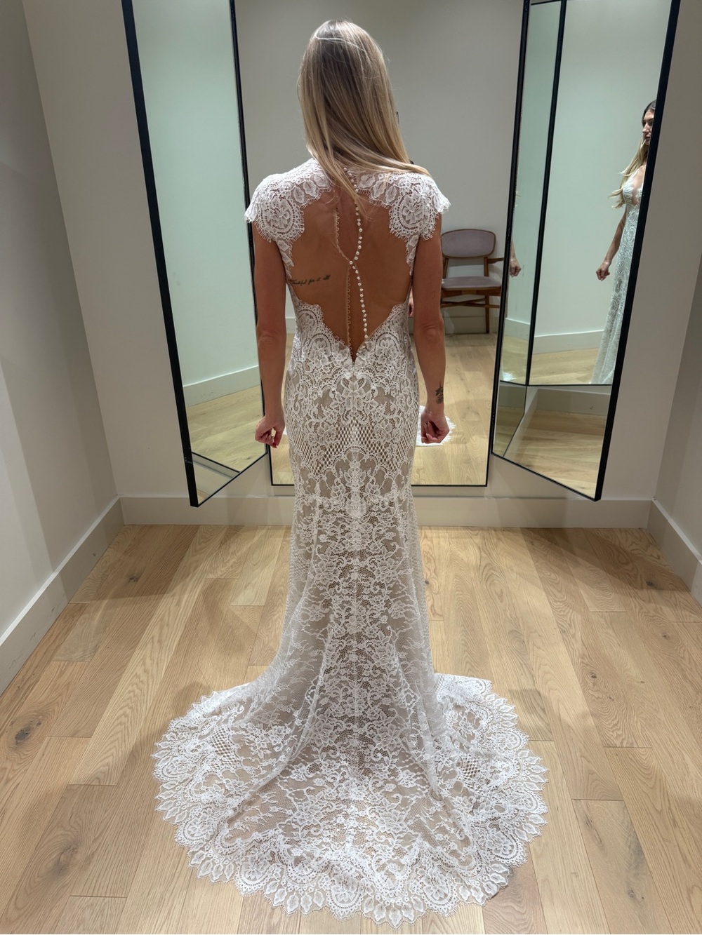 Elegant White Lace Back-Button Bridal Necklace
